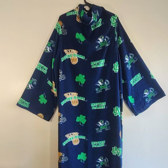Notre Dame Fighting Irish Collegiate Snuggie Blanket w/ Sleeves  Adult OS - Picture 2 of 10